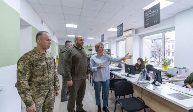 Umierov and Syrskyi visited first recruitment center in Lviv. VIDEO