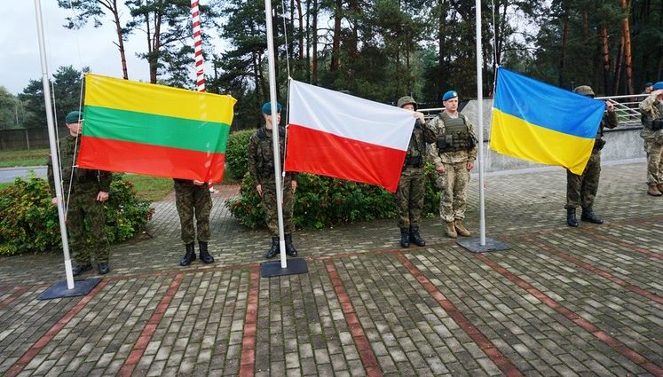 Киев и Варшава согласовали визит Порошенко в штаб-квартиру ЛитПолУкрБриг