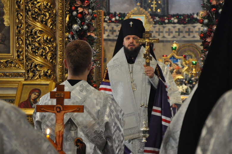 У Києві відбулась панахида за загиблими захисниками Донецького аеропорту 40 У Києві відбулась панахида за загиблими захисниками Донецького аеропорту 40