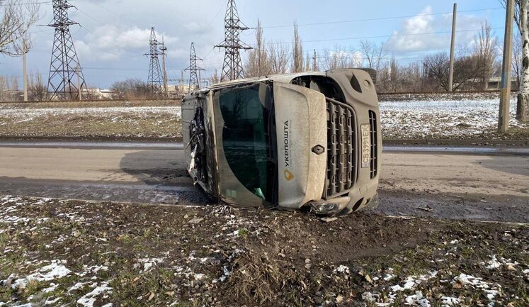 Russian drone attacks "Ukrposhta" vehicle near Pokrovsk. PHOTOS