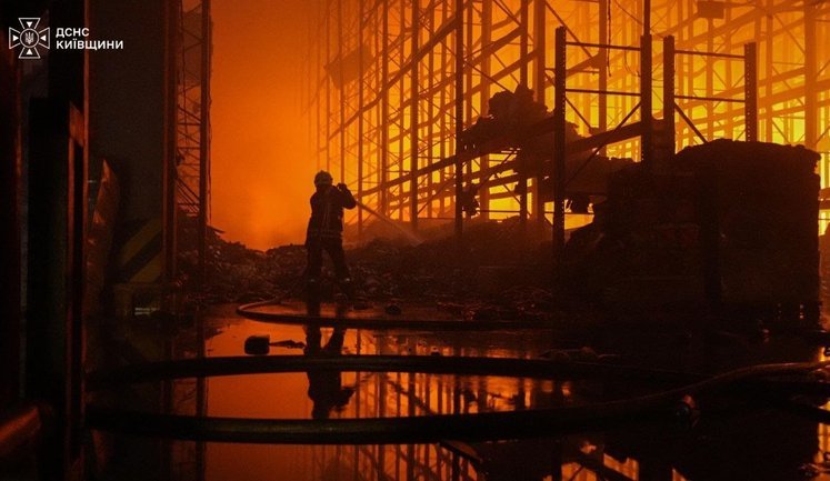 Росіяни атакували Київщину: поранений чоловік, пошкоджено житлові будинки та господарські споруди