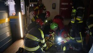 У Києві на станції метро "Університет" пасажир потрапив на колії. В потерпілого травматична ампутація ноги. ФОТОрепортаж