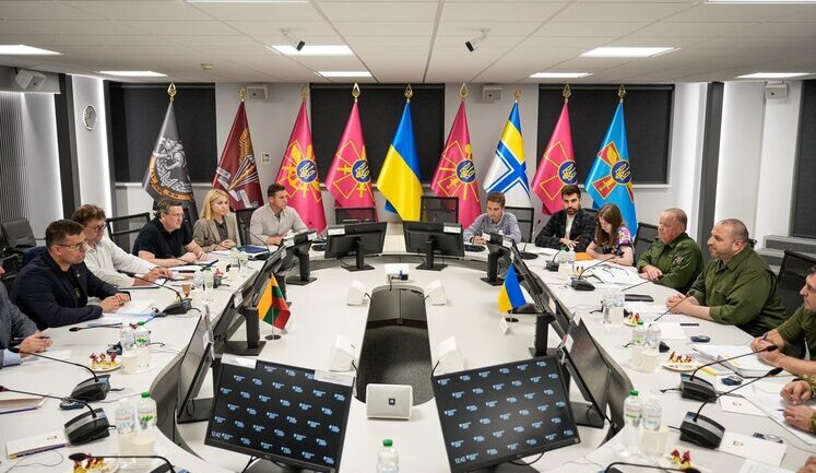 Литва та Україна обговорили промислову співпрацю щодо технологій розмінування та морських безпілотників. ФОТО