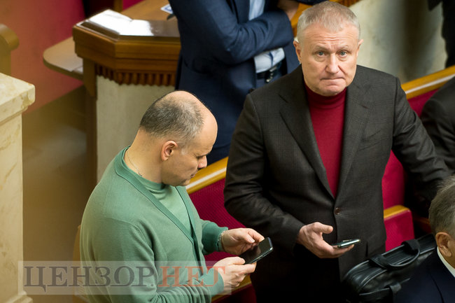 Обнимающая Потураева Янченко, слуга народа Салийчук просит помощника составлять базу обещаний, Галайчуку советуют отменить корпоратив, - день работы ВР 18 декабря 06