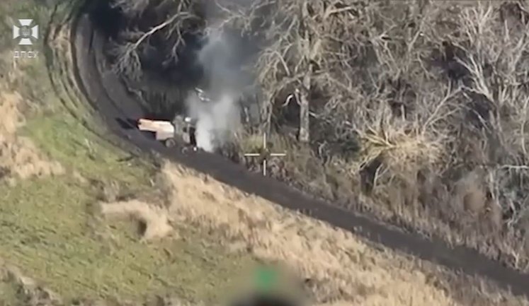 Бійці РУБпАК "Стрікс" розтрощили автівку та 3 антени зв’язку окупантів на Слобожанщині. ВIДЕО