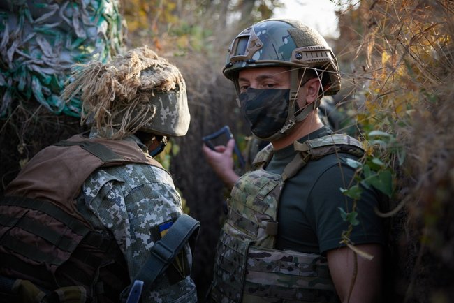 Зеленський - військовослужбовцям: У вас найскладніша, найпатріотичніша робота 03