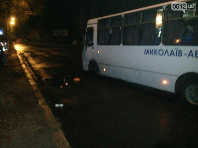 Рейсовий автобус у Миколаєві на смерть збив двох людей 01
