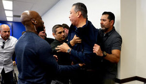 Senator Padilla was forcibly removed from the briefing by Minister of Internal Security. VIDEO