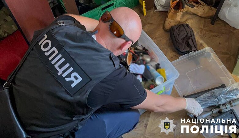 У Києві затримали торговця зброєю