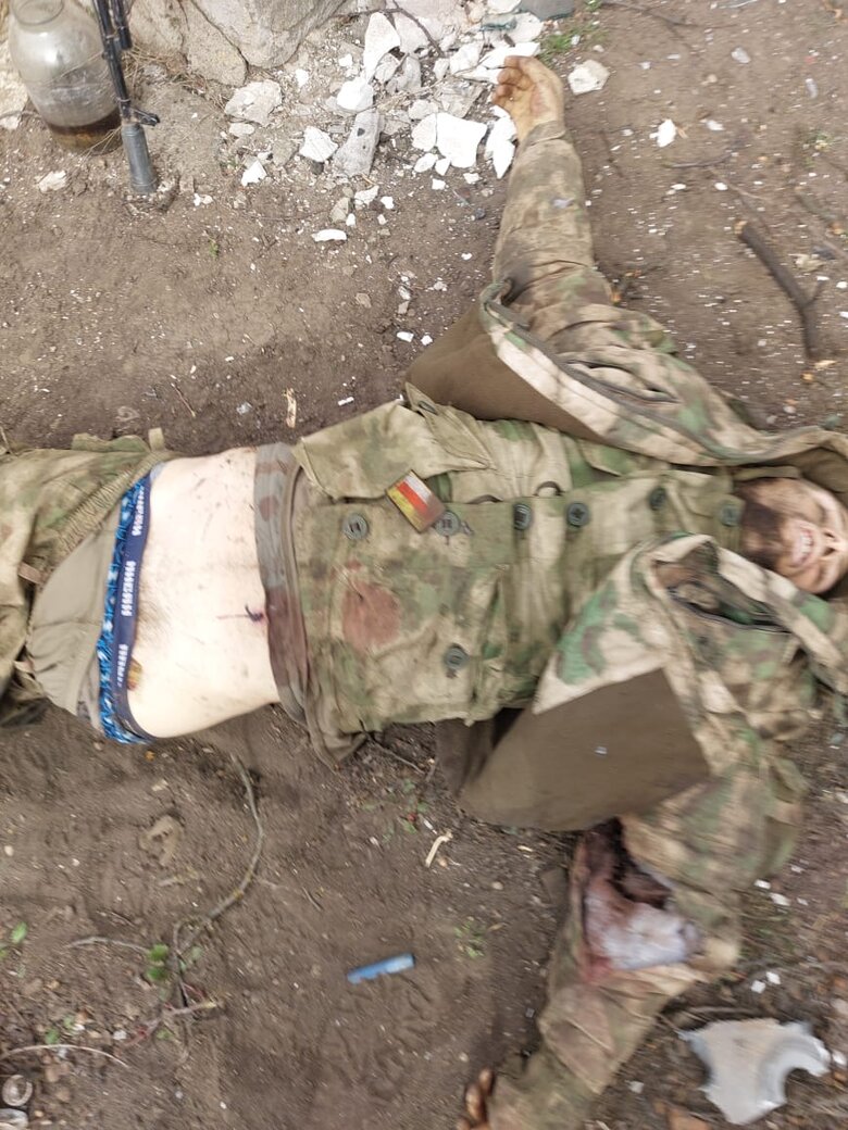 Кіборг Сергій Кирик: У Роздольному росіяни штурмували танками, сучасними БМП-3. Хлопці не боялися, з РПГ вилазили з окопів, робили по 8-9 пострілів - і вони зупинялись 06