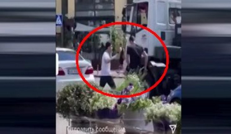 Владелец Lexus ранил ножом водителя эвакуатора на Печерске и скрылся с места происшествия, - Нацполиция. ВИДЕО