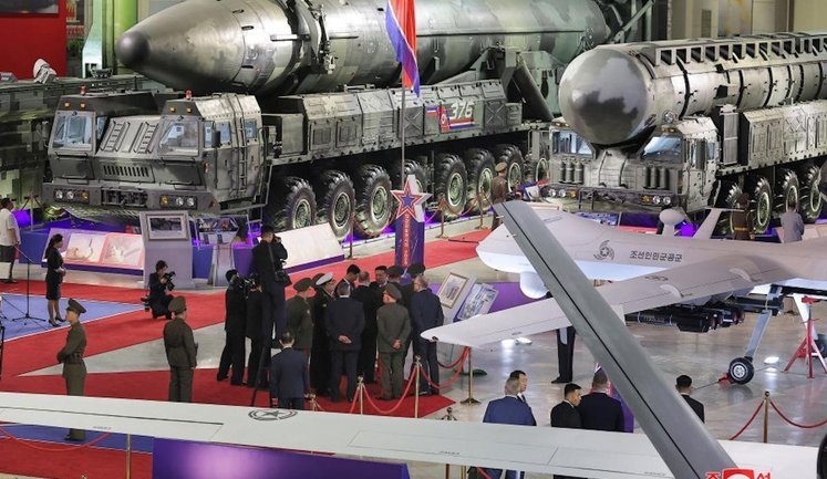 Северная Корея наращивает ядерный арсенал и способна нанести удар по США и их союзникам, - Bloomberg