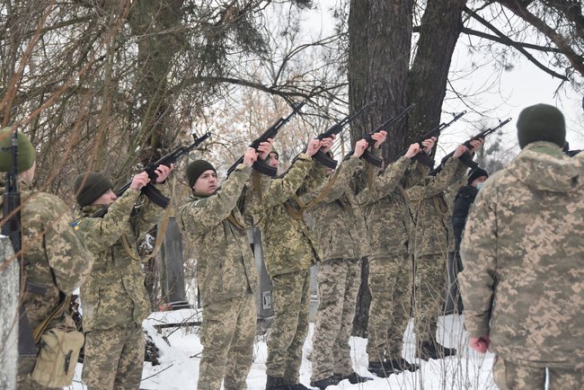 На Сумщине простились с погибшим в результате пожара в блиндаже воином 58-й ОМПБр Михаилом Капраном 09