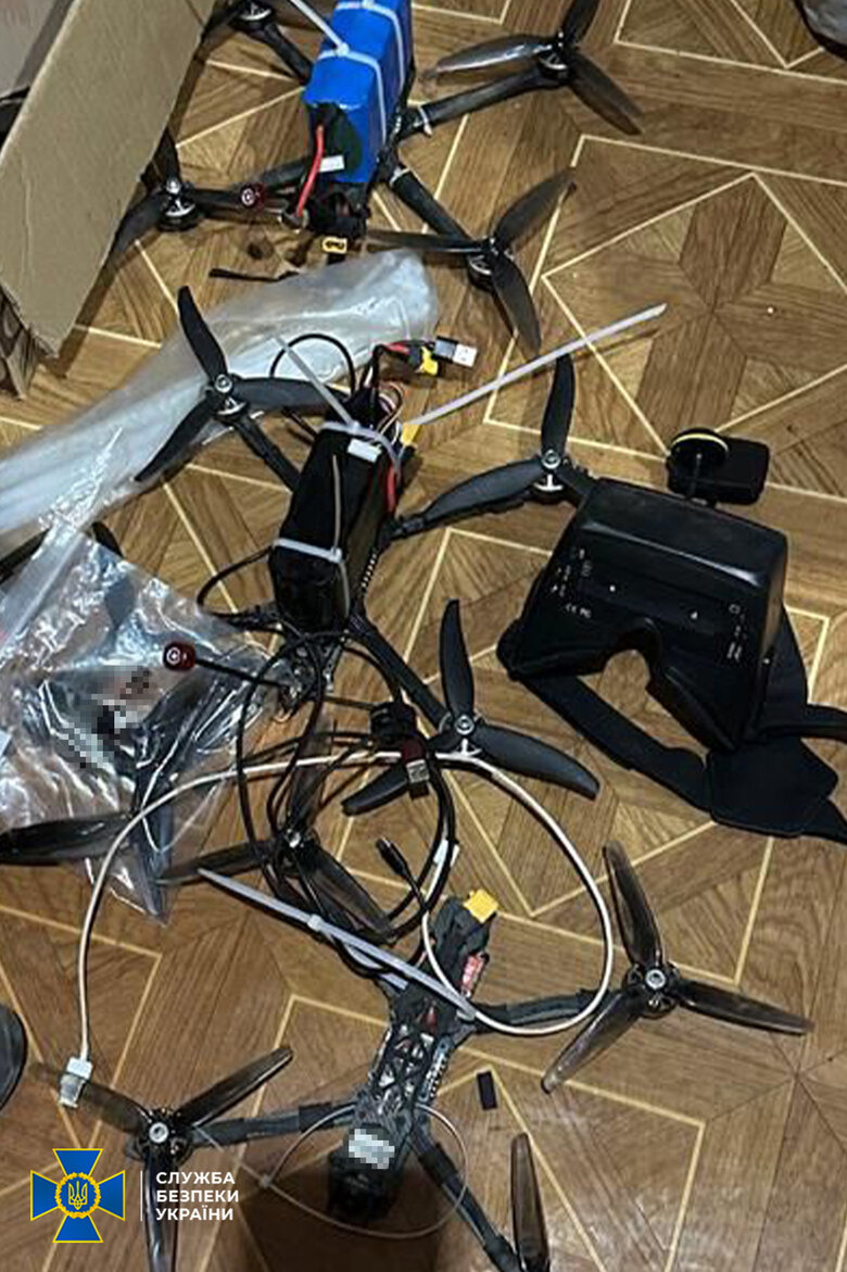  Captured weapons traffickers detained