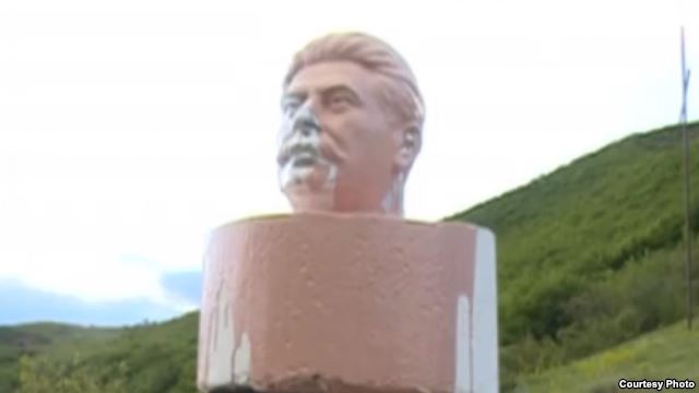 грузия сталин памятник