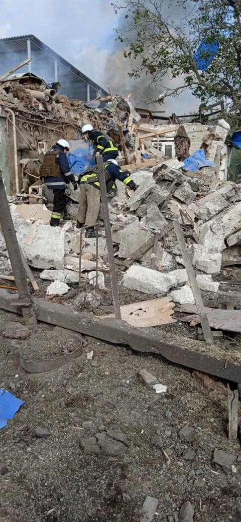 Унаслідок ракетного удару по Первомайському на Харківщині загинуло 7 людей, - ДСНС 07 Унаслідок ракетного удару по Первомайському на Харківщині загинуло 7 людей, - ДСНС 07