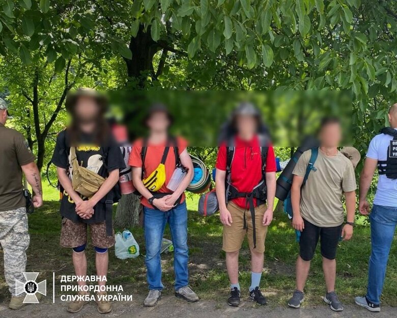 На кордоні затримано трьох українців і росіянина