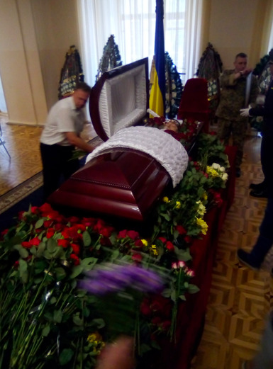 В Киеве попрощались с народным депутатом Тымчуком 03