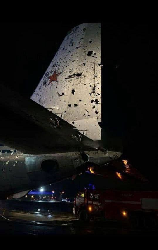Уражений російський Іл-22 на аеродромі Анапи 01