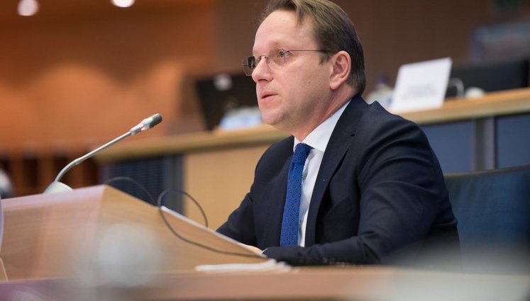 Украина должна искоренить коррупцию для увеличения иностранных инвестиций, - еврокомиссар Варгеи