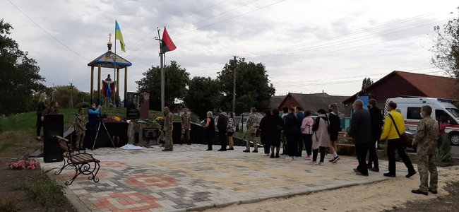 На Миколаївщині відкрили Меморіал Полеглим землякам у російсько-українській війні 02