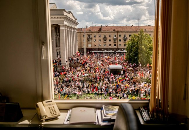 Массовые протесты против обязательной вакцинации прошли в Вильнюсе 08