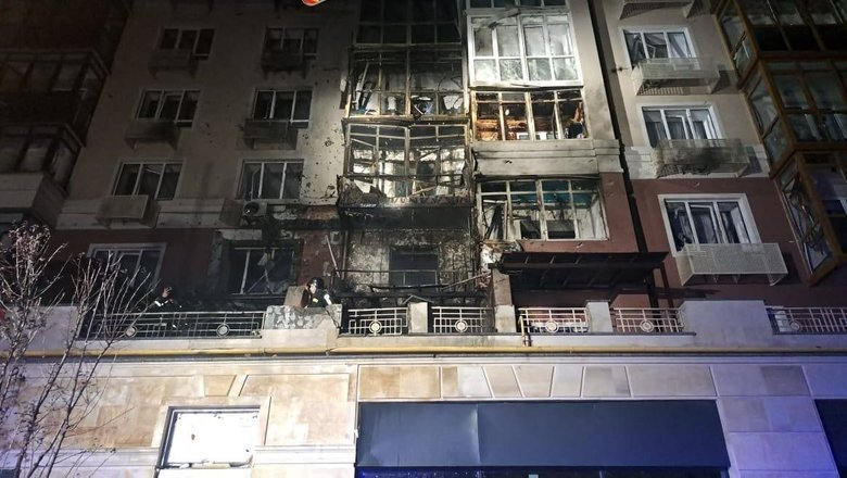 Після падіння БпЛА в Умані виникла пожежа в багатоповерхівці, зруйновано сторожову будівлю та загорілися торговельні склади