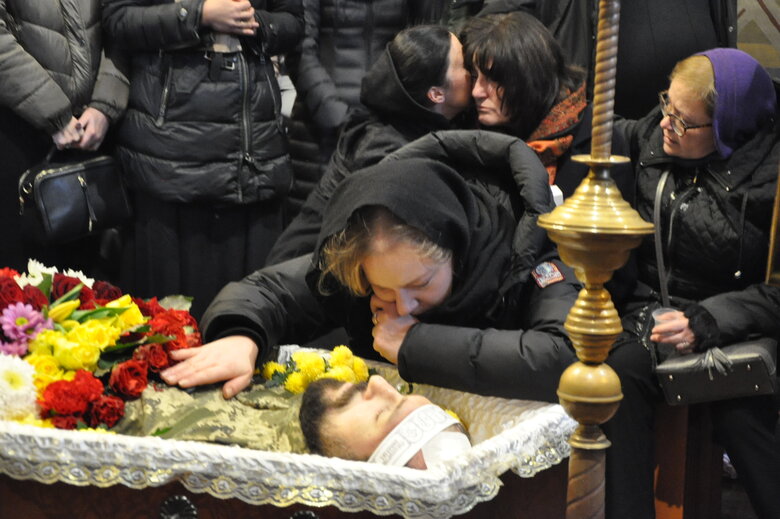 Зі столичним екскурсоводом та воїном Сергієм Мироновим, який загинув у бою з окупантами, попрощалися у Києві 27