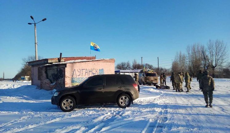 Activists seeking to stop trade with occupied Donbas start closing highways, - Civil blockade HQ. PHOTOS