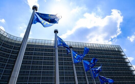 European Commission has warned Ukraine that it may suspend all financial assistance to country if Kyiv puts pressure on anti-corruption bodies, - media