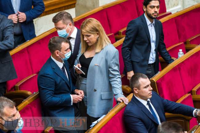 Присяга Аксенова под крики Ганьба!, беседа Власенко и Шуфрича, сообщение Шахову: Сергуня камасутру забрать? Или будешь изучать?, - работа ВР 19 мая 05