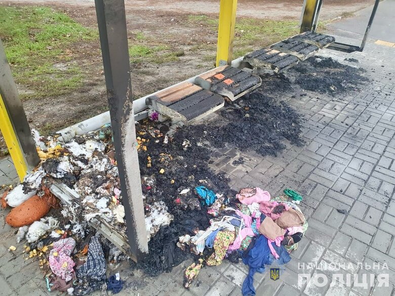 У місті Дніпро згорів народний меморіал загиблим від удару Росії 14 січня 02 У місті Дніпро згорів народний меморіал загиблим від удару Росії 14 січня 02