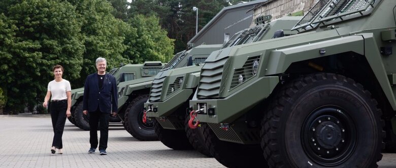 Бронемашини MLS SHIELD вже на кордоні з Україною та невдовзі прибудуть на фронт, - Порошенко 02 Бронемашини MLS SHIELD вже на кордоні з Україною та невдовзі прибудуть на фронт, - Порошенко 02