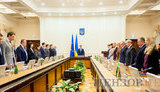 Кабмін ушанував хвилиною мовчання загиблих героїв Революції Гідності. ВІДЕО+ФОТО