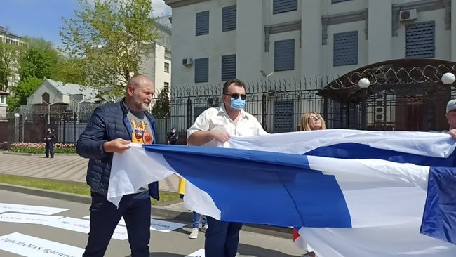 Россия = Хамас: под посольством РФ в Киеве состоялся митинг солидарности с Израилем 11