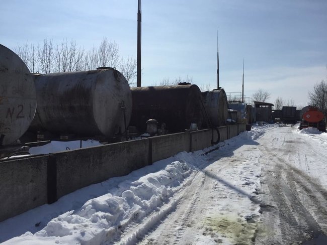 Податківці в Дніпропетровській області ліквідували два підпільні цехи з виготовлення паливно-мастильних матеріалів 01