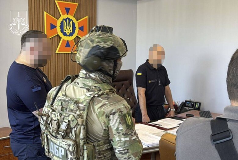 Начальник ГСЧС использовал спасателей на собственном строительстве
