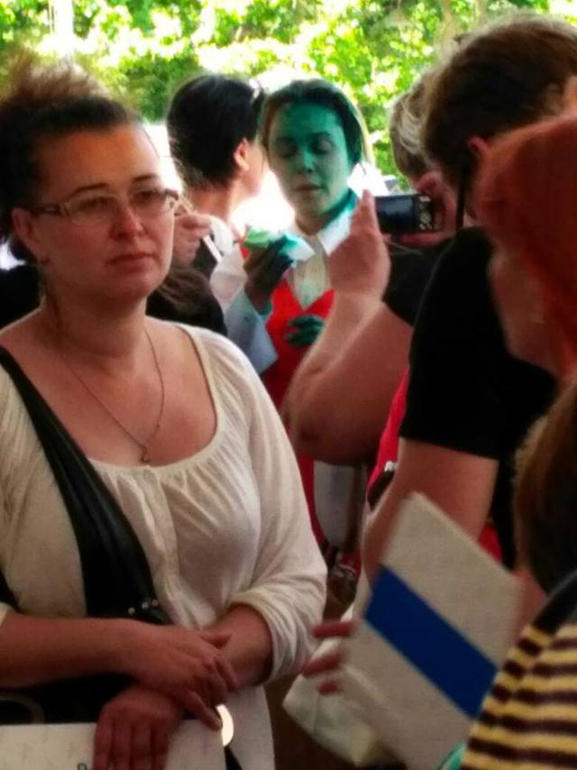 Королевську в Одесі облили зеленкою 01