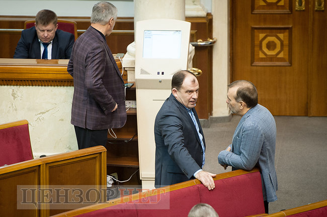 Розмова Лозового з Новинським і Папієвим та суперечка Парубія з Яценком, - день роботи ВР 5 грудня 07