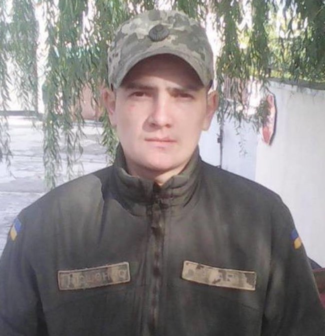 Із загиблим воїном 48-ї інженерної бригади Костянтином Паршенком попрощалися на Хмельниччині 01