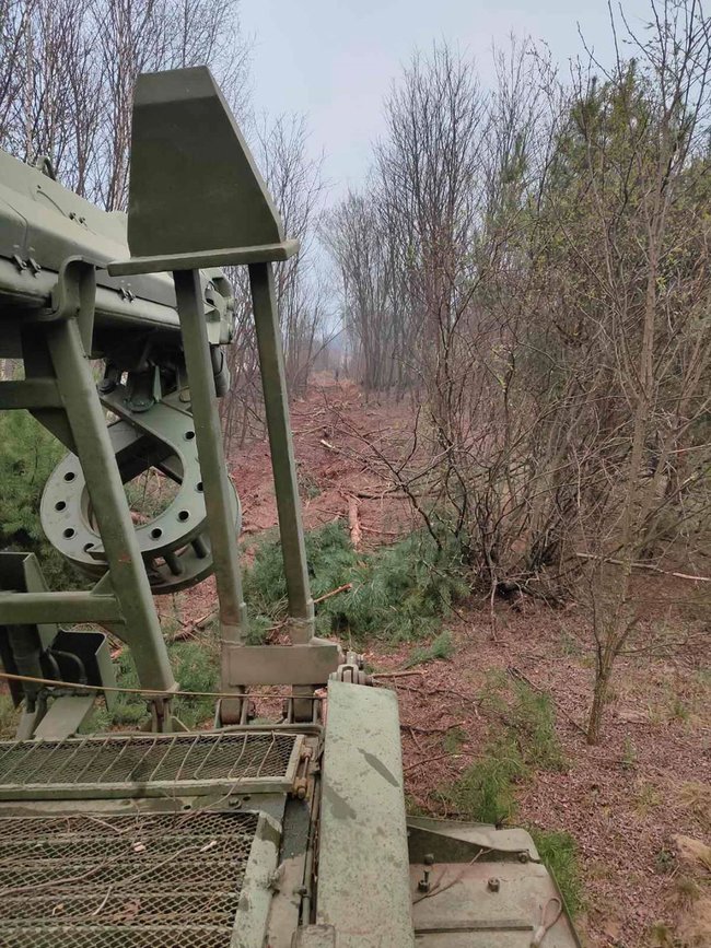 В тушении пожара в Чернобыльской зоне участвует 9 единиц специальной инженерной техники ВСУ 07