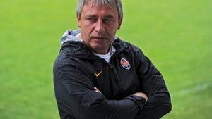 Администратор Ахметова запугивал судей в перерыве скандального матча: "Должны исправить ошибку!". ВИДЕО + ФОТО