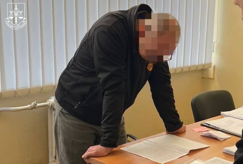 посадовця НАН судитимуть