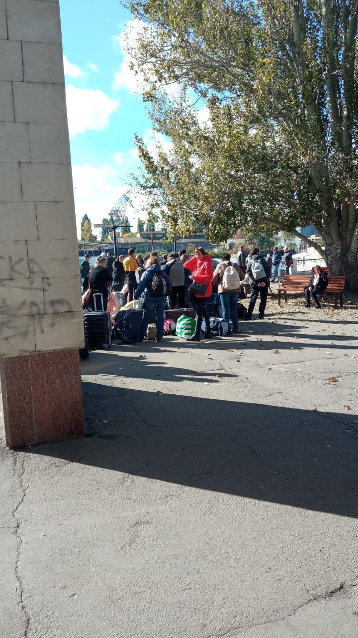 Евакуація українців з окупованого Херсону 05