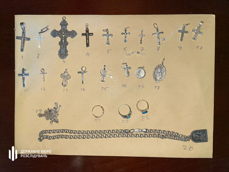 Бандити під час обстрілів пограбували Держспецзв’язок на 90 млн грн 08