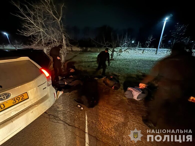 Знешкоджено міжнародне злочинне угруповання, яке за $5 тис. вивозило ухилянтів з України до окупованого Придністров’я, - СБУ 02