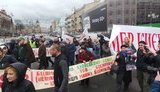 "Буде жити озеро Качине - буде жити Україна!": Активісти намагалися перекрити Хрещатик з вимогою зупинити скандальні забудови в Києві. ВИДЕО+ФОТО