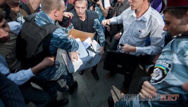 Фан-ярмарка на Майдане Thank you, people of Donbass разогнана. ФОТОрепортаж