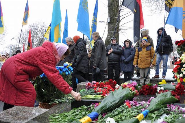 Kruty Heroes commemorated with march and requiem in Kyiv 12