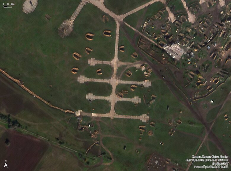Russians withdrew all their equipment from airfield in Chornobaivka 02